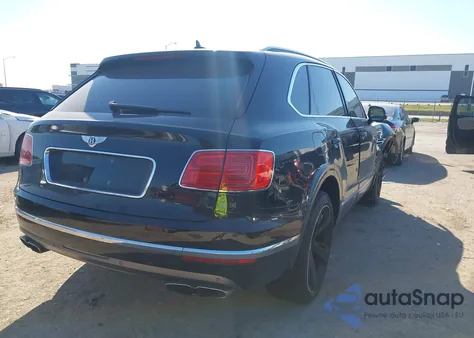 2019 Bentley Bentayga V8 z USA, uszkodzony, nr VIN SJAAM2ZV1KC025026